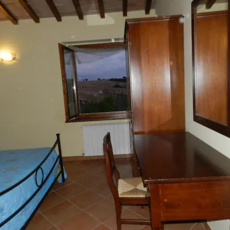 Via F.lli Cairoli 4 Apartament *